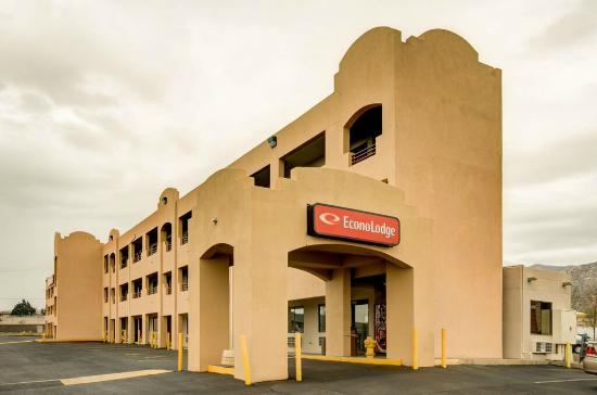 Econo Lodge East