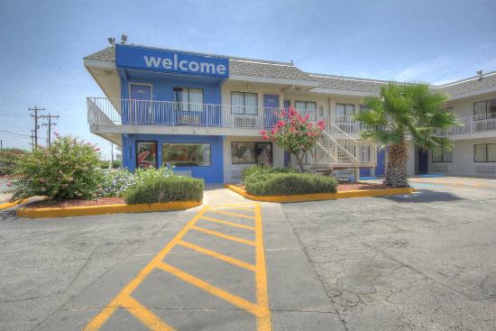 Motel 6 San Antonio, TX - Fort Sam Houston