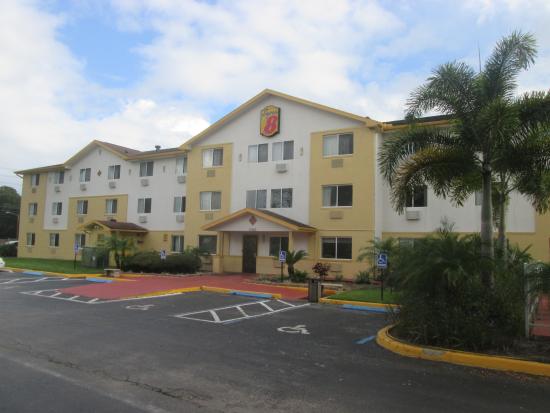 Super 8 by Wyndham Clearwater/St. Petersburg Airport