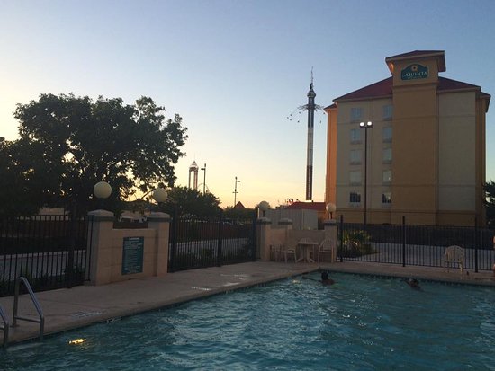 Baymont by Wyndham Arlington at Six Flags Dr