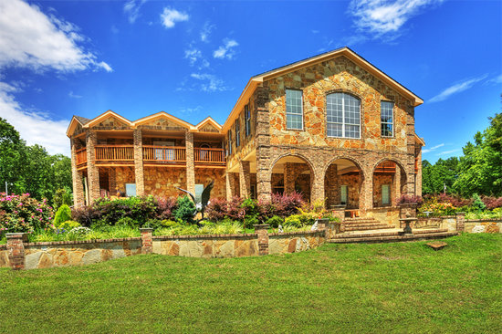 Mena Mountain Resort