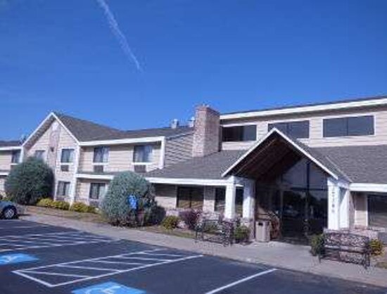 Baymont by Wyndham Lakeville