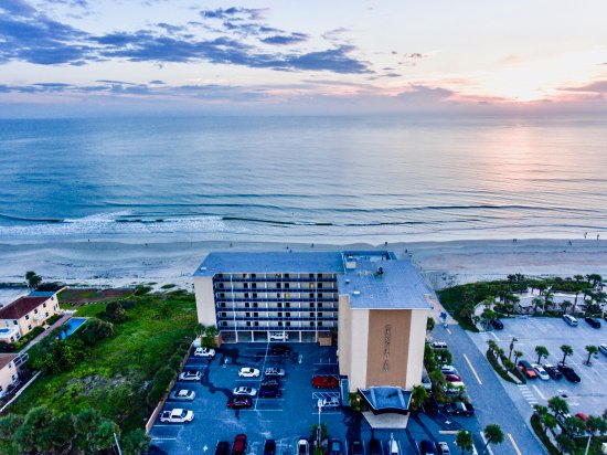 Georgian Inn Beach Club