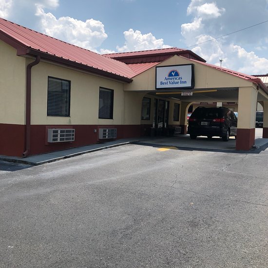 Americas Best Value Inn & Suites Macon at Eisenhower Pkwy