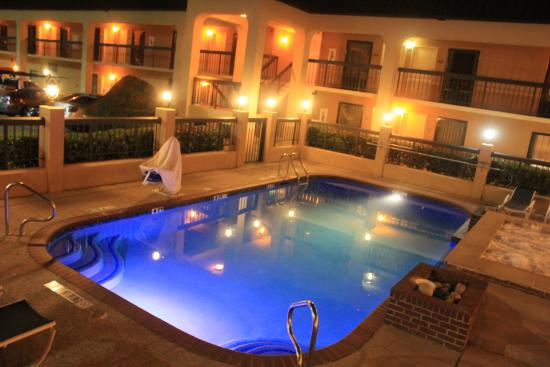 Days Inn by Wyndham Longview South