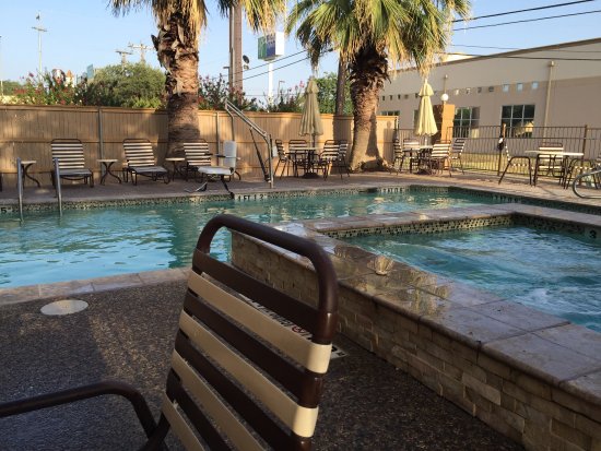 Holiday Inn Express & Suites San Antonio-Airport North by IHG