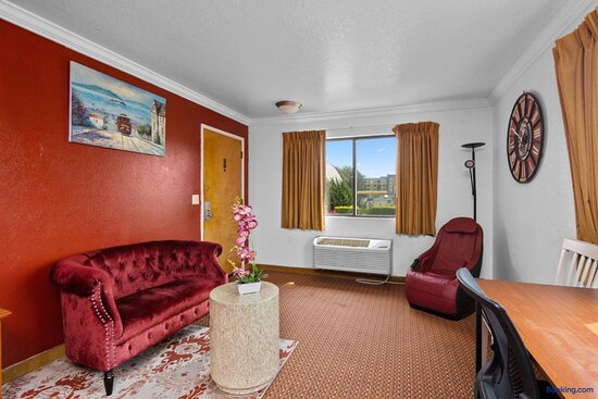 Americana Inn Motel