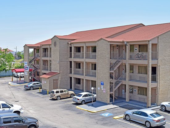 Travelodge by Wyndham Houston Hobby Airport