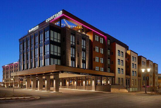 Courtyard Milwaukee Brookfield at Poplar Creek