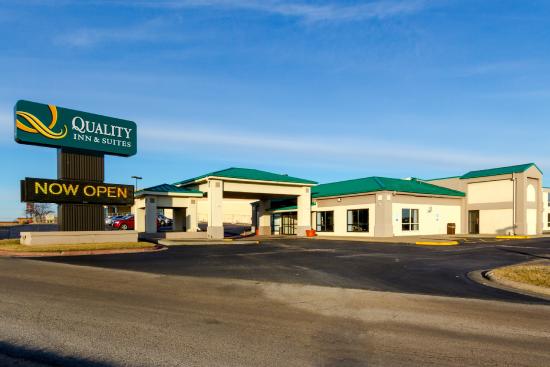 Quality Inn & Suites Moline – Quad Cities
