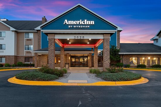 AmericInn By Wyndham Green Bay East
