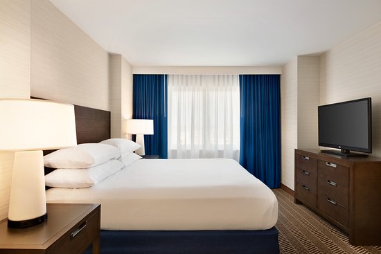 Embassy Suites by Hilton Boston at Logan Airport