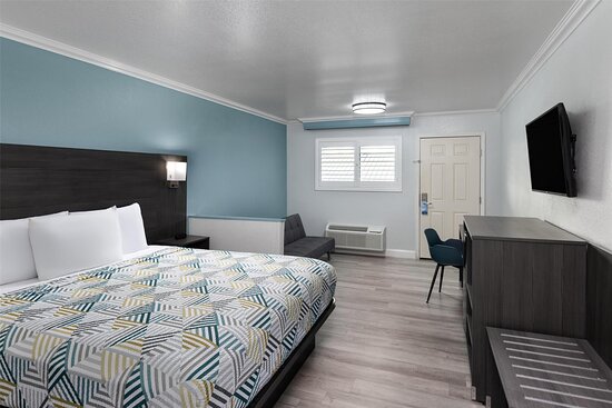 Red Lion Inn & Suites Lemoore