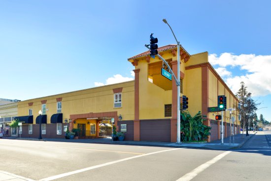 Napa Valley Hotel and Suites