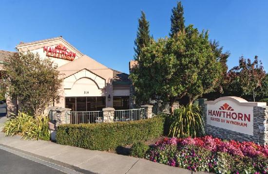 Hawthorn Suites by Wyndham Napa Valley