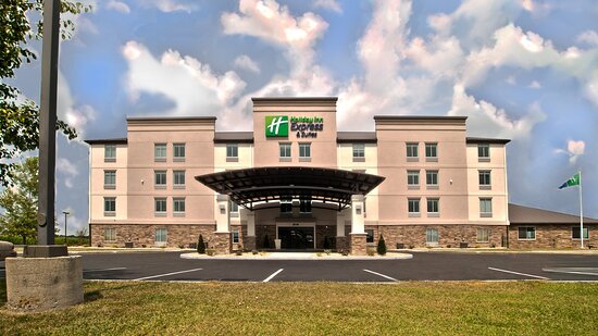 Holiday Inn Express & Suites Evansville North By IHG