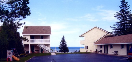 Beachcomber Motel on the Water