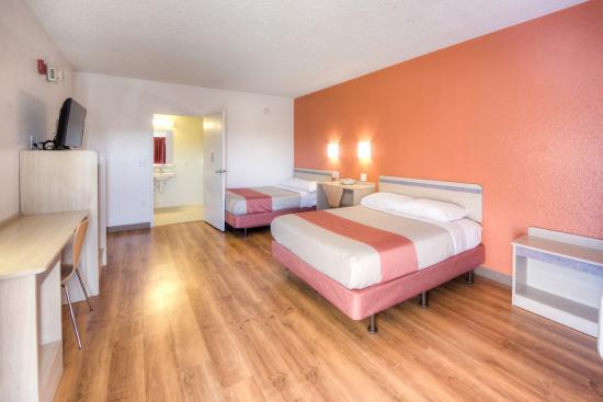 Motel 6 Niantic, CT - New London