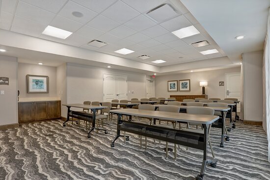 Staybridge Suites Overland Park-Kansas City Area by IHG