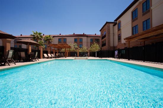 La Quinta Inn & Suites by Wyndham Las Vegas Airport South