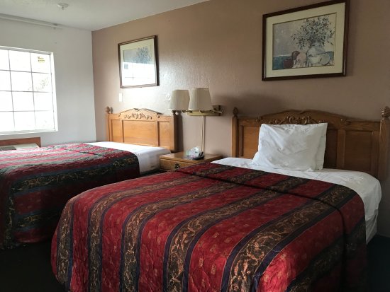 99 Palms Inn & Suites