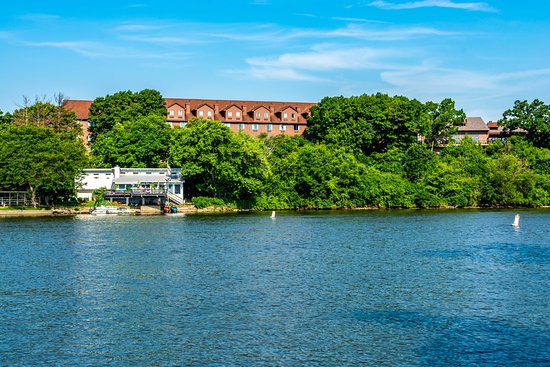 Riverview Inn & Suites, an Ascend Collection Hotel