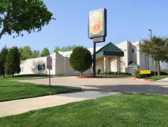 Super 8 by Wyndham Garland/Rowlett/East Dallas Area