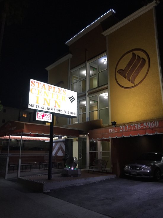 Metropolitan Inn & Suites