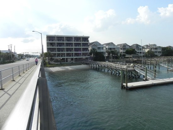 Harbor Inn