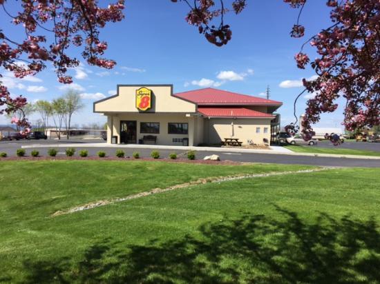 Super 8 by Wyndham Greencastle