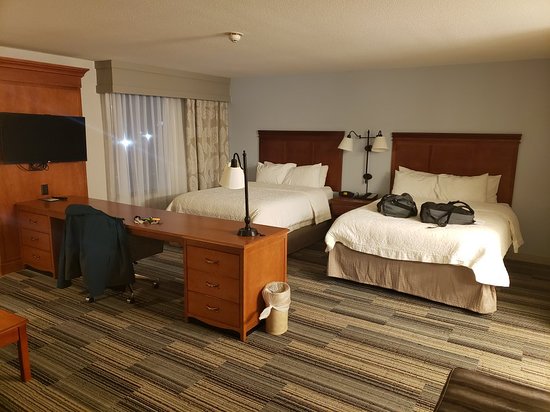 Hampton Inn & Suites Cedar Rapids - North