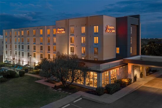 Hampton Inn & Suites Austin-Airport