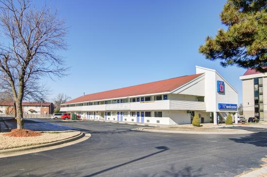 Motel 6 Springfield - North