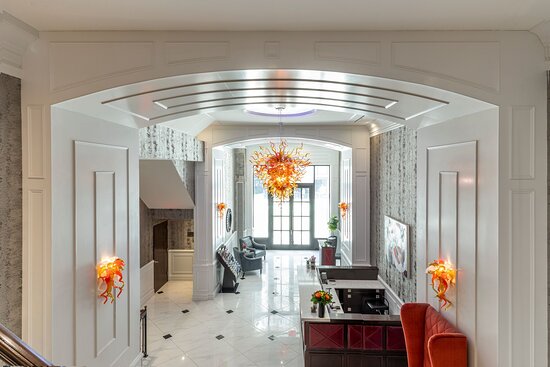 Broadway Plaza Hotel