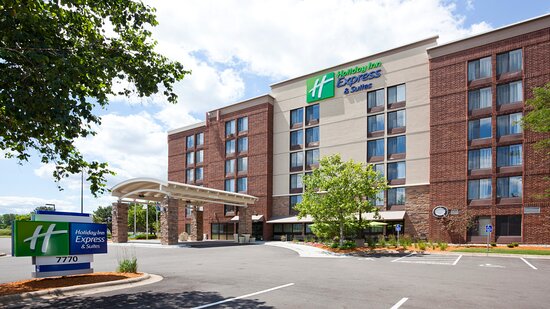 Holiday Inn Express & Suites Bloomington - Mpls Arpt Area W by IHG