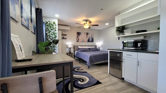 Sunny Palms Inn