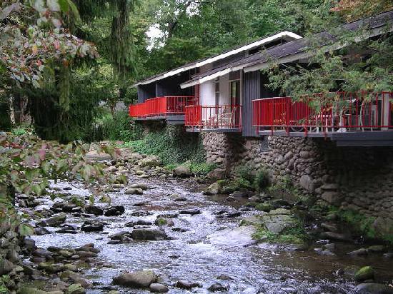 Zoder's Inn & Suites