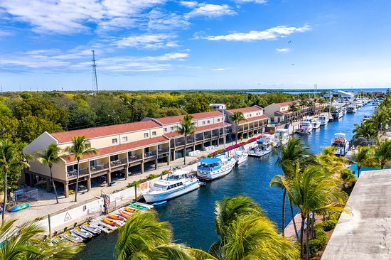 Waterside Suites & Marina