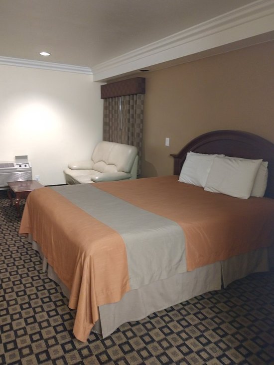 Ontario Inn & Suites