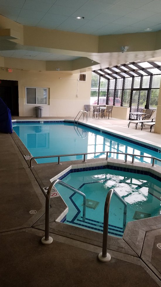 Quality Suites Milwaukee Airport