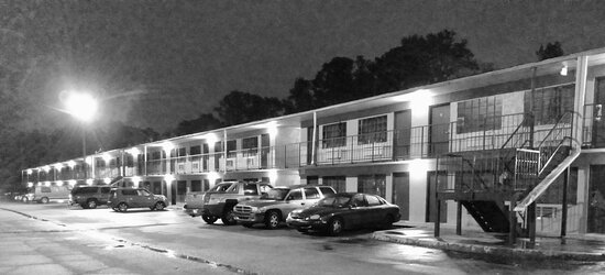 Economy Inn and Suites
