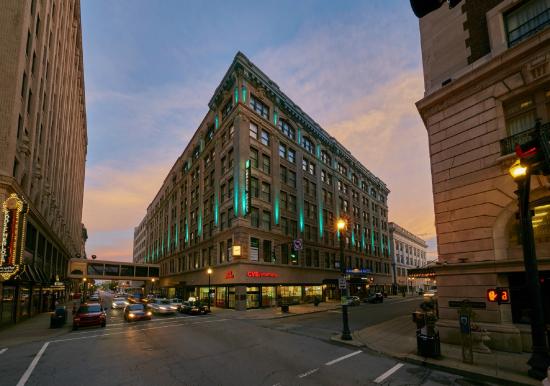 Embassy Suites by Hilton Louisville Downtown