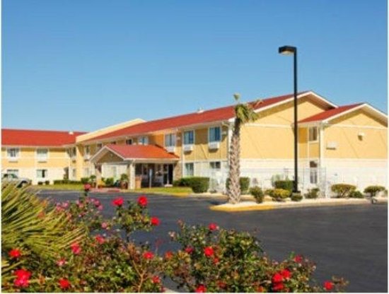 Rodeway Inn & Suites Jacksonville Near Camp Lejeune