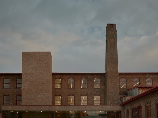 Pocketbook Hudson Hotel and Baths