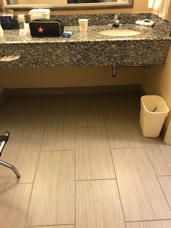 Days Inn & Suites by Wyndham Conroe