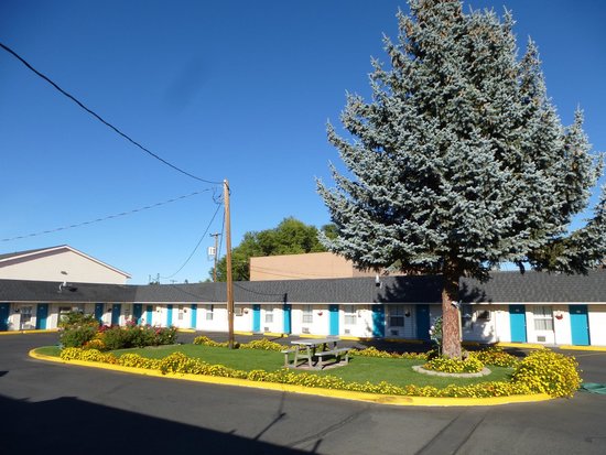 Rainbow Motel