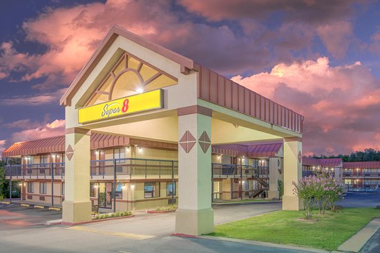 Super 8 By Wyndham Tulsa