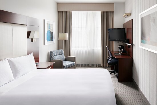 Club Quarters Hotel, Wacker at Michigan