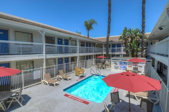 Motel 6 Santa Ana