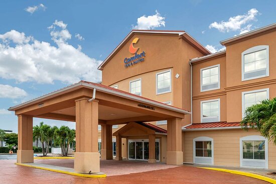 Comfort Inn & Suites Airport